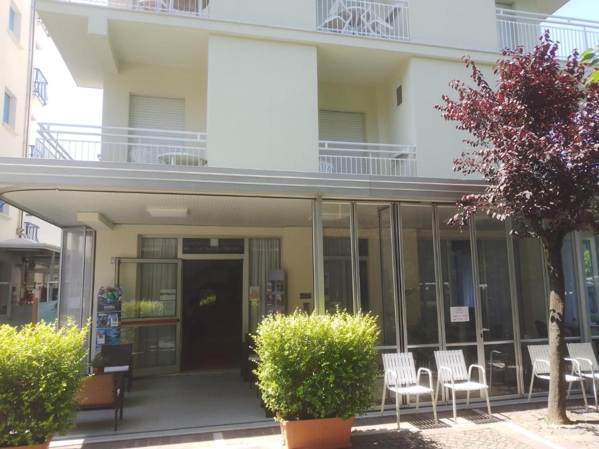 B&B - Meuble' - Hotel " Cordiale " Misano Adriatico Dış mekan fotoğraf