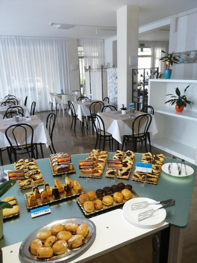 B&B - Meuble' - Hotel " Cordiale " Misano Adriatico Dış mekan fotoğraf