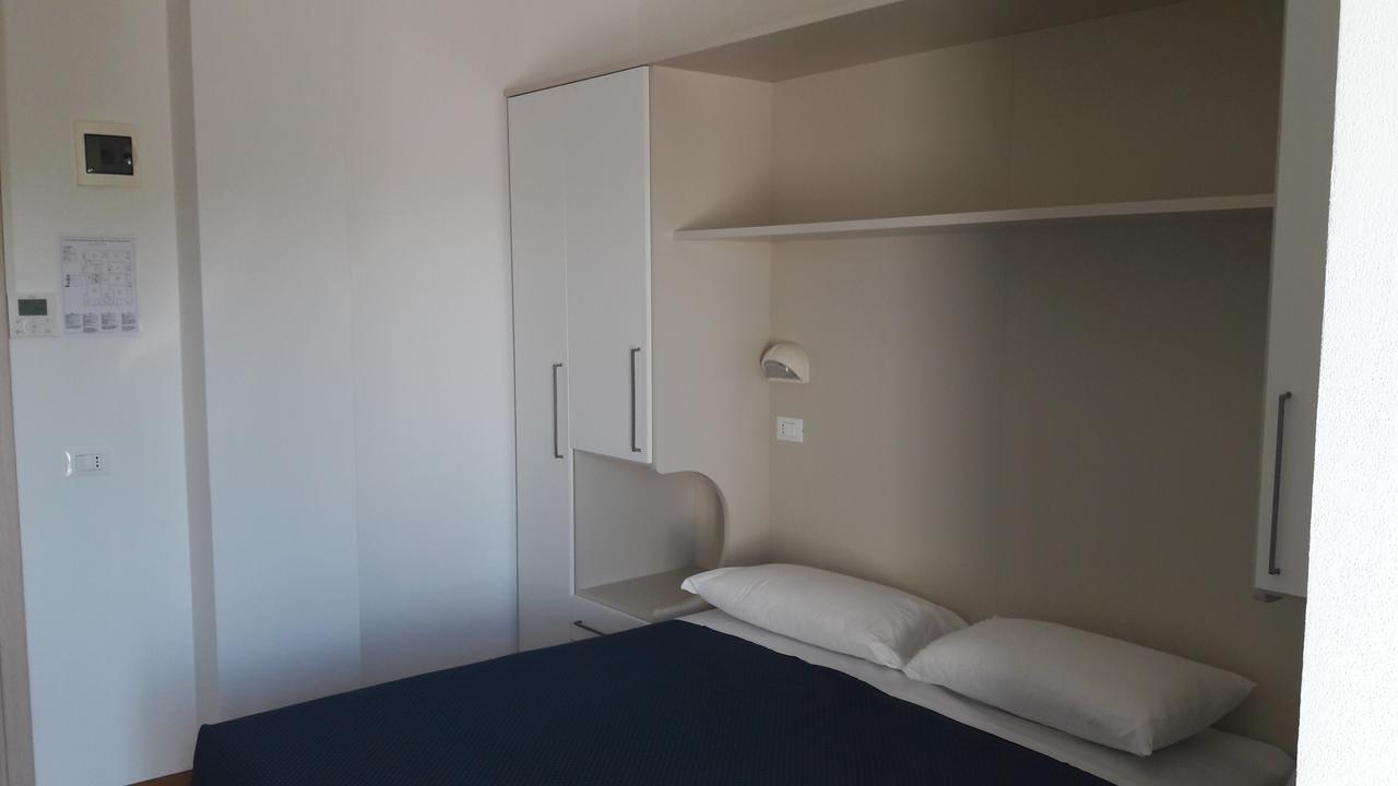 B&B - Meuble' - Hotel " Cordiale " Misano Adriatico Dış mekan fotoğraf